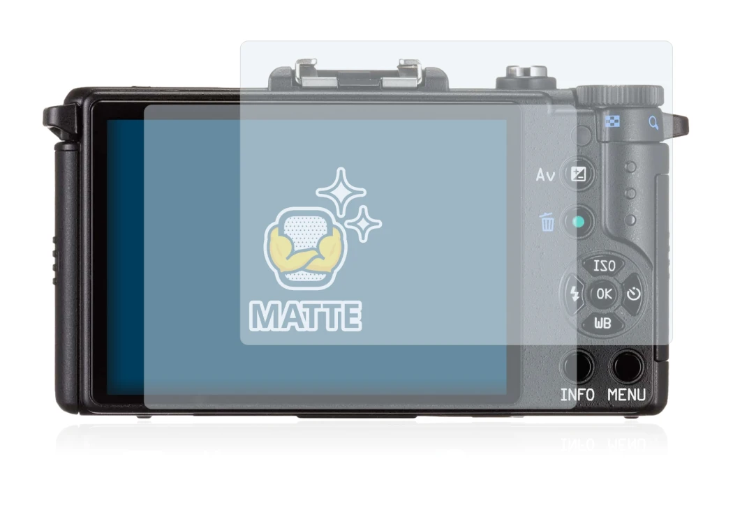 Image of the device Pentax Q with a wide variety of screen protectors.