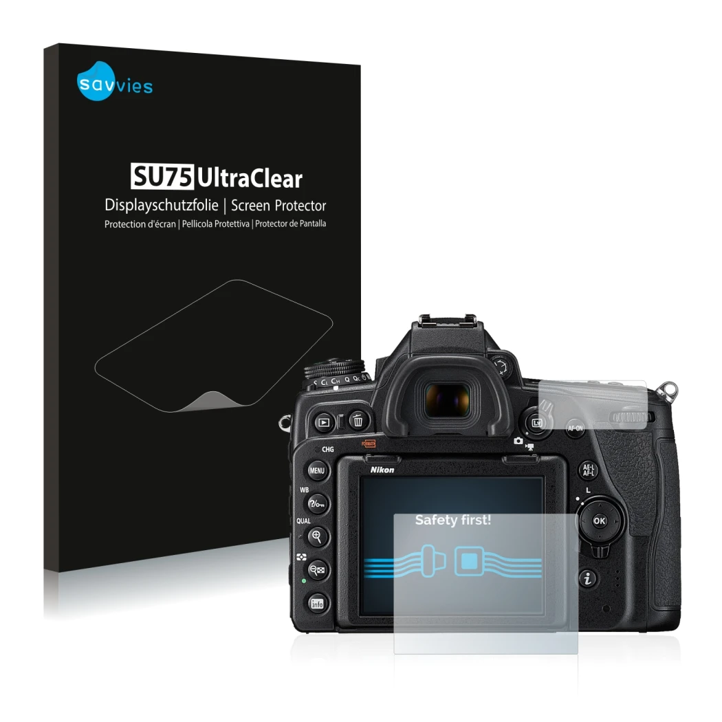 Front side of a product packaging with the brand logo Savvies. Next to it is the device Nikon D780 shown with the correspondin