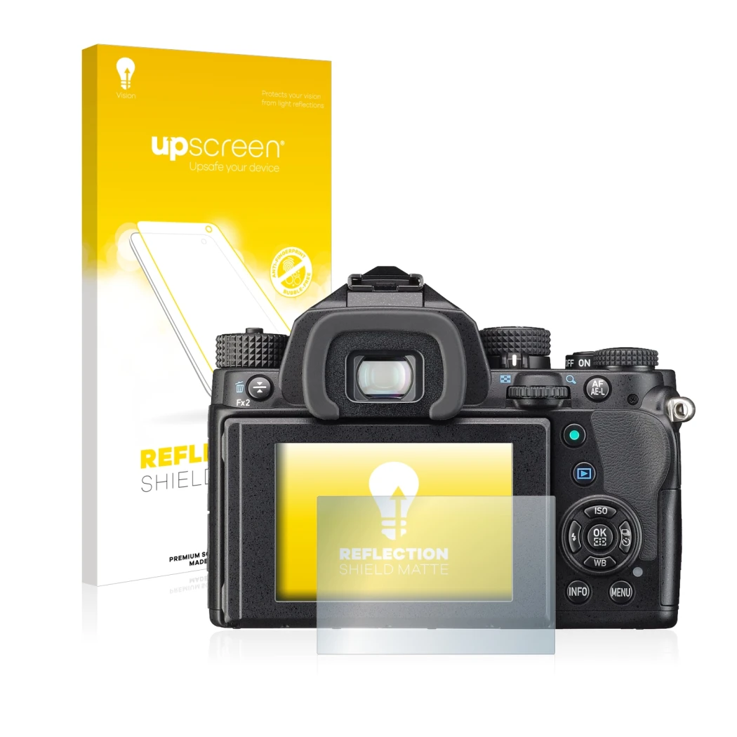 Front side of a product packaging with the brand logo upscreen. Next to it is the device Pentax KP shown with the correspondin