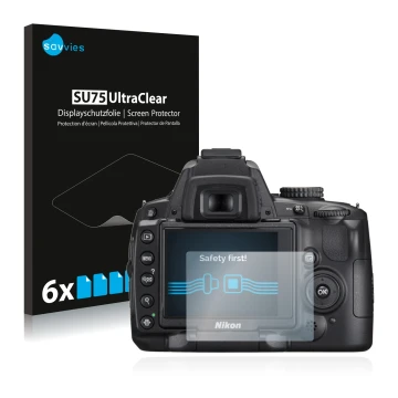 Front side of a product packaging with the brand logo Savvies. Next to it is the device Nikon D5000 shown with the correspondi