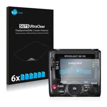 Front side of a product packaging with the brand logo Savvies. Next to it is the device Nikon SB-700 shown with the correspond