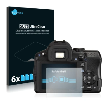 Front side of a product packaging with the brand logo Savvies. Next to it is the device Pentax K-30 shown with the correspondi