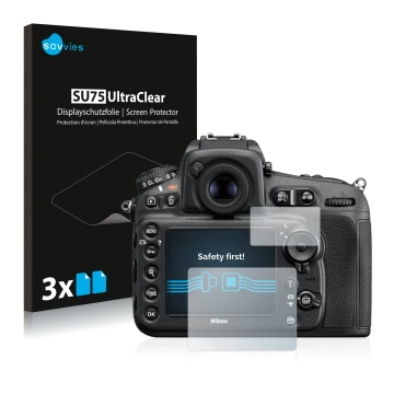 Front side of a product packaging with the brand logo Savvies. Next to it is the device Nikon D810 shown with the correspondin