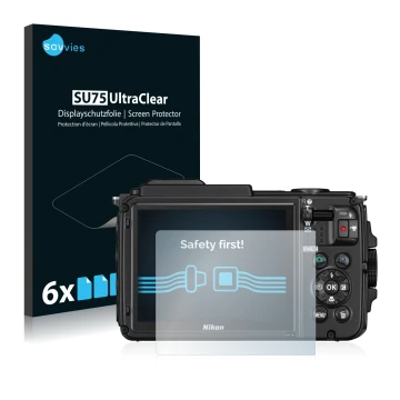 Front side of a product packaging with the brand logo Savvies. Next to it is the device Nikon Coolpix AW130 shown with the cor