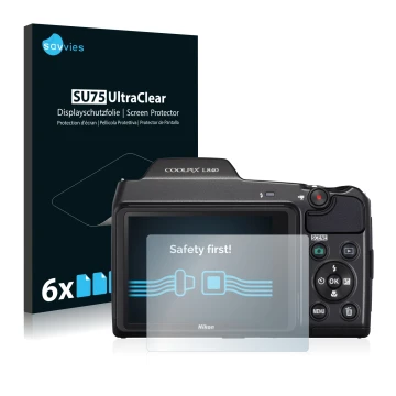 Front side of a product packaging with the brand logo Savvies. Next to it is the device Nikon Coolpix L840 shown with the corr