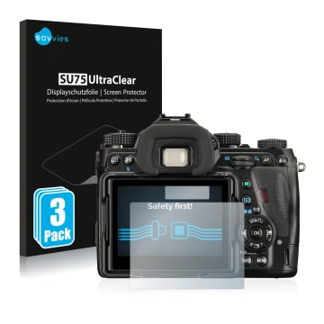 Front side of a product packaging with the brand logo Savvies. Next to it is the device Pentax K-1 shown with the correspondin