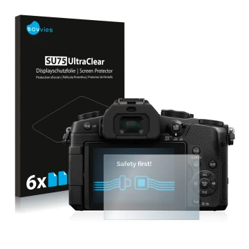 Front side of a product packaging with the brand logo Savvies. Next to it is the device Panasonic Lumix DMC-G81 shown with the