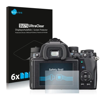 Front side of a product packaging with the brand logo Savvies. Next to it is the device Pentax KP shown with the corresponding