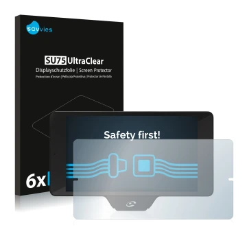 Front side of a product packaging with the brand logo Savvies. Next to it is the device Coyote Nav+ 2017 shown with the corres