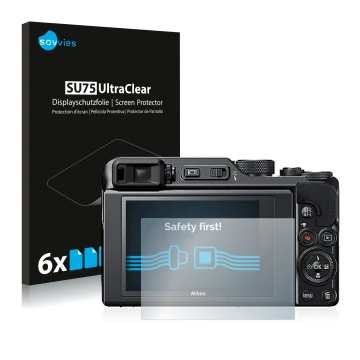 Front side of a product packaging with the brand logo Savvies. Next to it is the device Nikon Coolpix A1000 shown with the cor