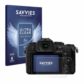 Front side of a product packaging with the brand logo Savvies. Next to it is the device Panasonic Lumix DC-G91 shown with the 