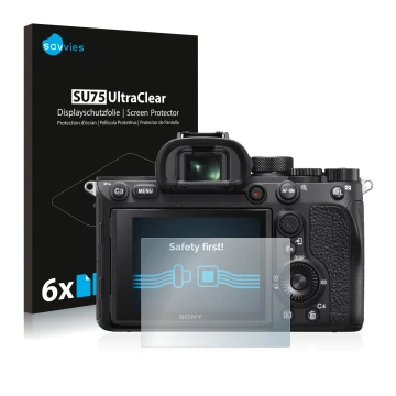 Front side of a product packaging with the brand logo Savvies. Next to it is the device Sony Alpha 7R IV shown with the corres