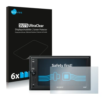 Front side of a product packaging with the brand logo Savvies. Next to it is the device Sony XAV-AX1005DB shown with the corre