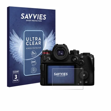 Front side of a product packaging with the brand logo Savvies. Next to it is the device Panasonic Lumix DC-S1II shown with the
