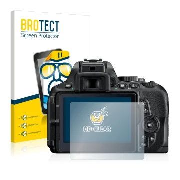 Front side of a product packaging with the brand logo BROTECT. Next to it is the device Nikon D5600 shown with the correspondi
