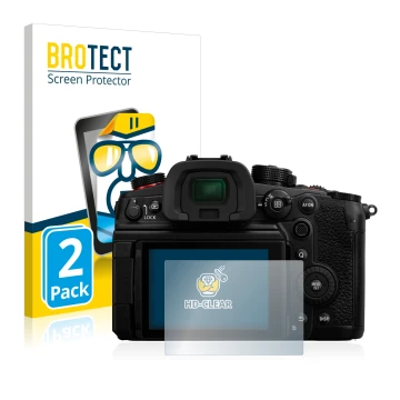 Front side of a product packaging with the brand logo BROTECT. Next to it is the device Panasonic Lumix DC-GH6 shown with the 