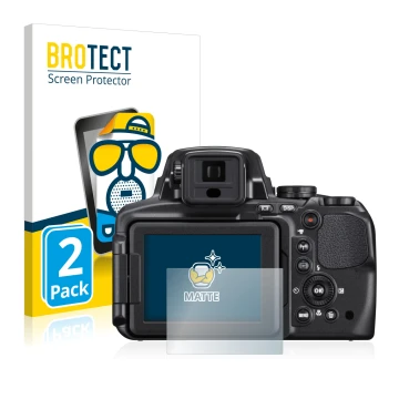 Front side of a product packaging with the brand logo BROTECT. Next to it is the device Nikon Coolpix P900 shown with the corr