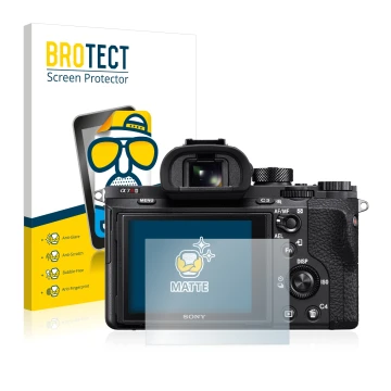 Front side of a product packaging with the brand logo BROTECT. Next to it is the device Sony Alpha 7R II shown with the corres