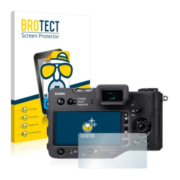 Front side of a product packaging with the brand logo BROTECT. Next to it is the device Sigma SD Quattro H shown with the corr