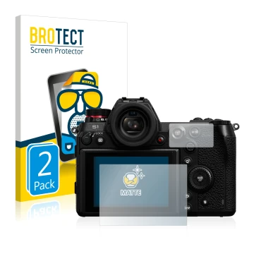 Front side of a product packaging with the brand logo BROTECT. Next to it is the device Panasonic Lumix DC-S1 shown with the c