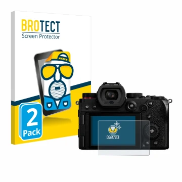 Front side of a product packaging with the brand logo BROTECT. Next to it is the device Panasonic Lumix DC-S5 shown with the c