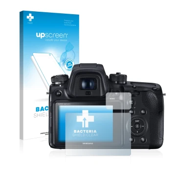 Front side of a product packaging with the brand logo upscreen. Next to it is the device Samsung NX1 shown with the correspond