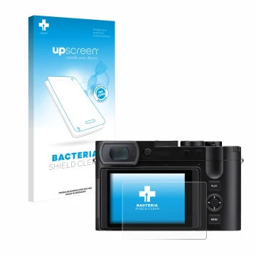 Front side of a product packaging with the brand logo upscreen. Next to it is the device Leica Q3 43 shown with the correspond