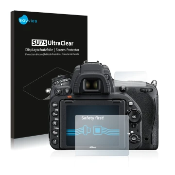 Front side of a product packaging with the brand logo Savvies. Next to it is the device Nikon D750 shown with the correspondin
