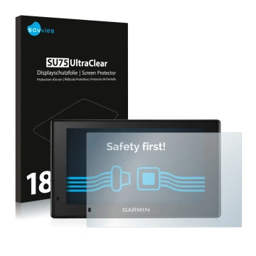 Front side of a product packaging with the brand logo Savvies. Next to it is the device Garmin DriveSmart 50 LMT-D shown with 