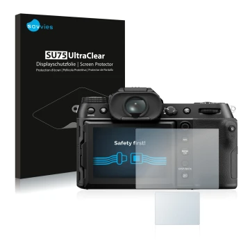 Front side of a product packaging with the brand logo Savvies. Next to it is the device Fujifilm GFX50S II shown with the corr