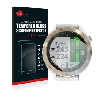 Front side of a product packaging with the brand logo Savvies. Next to it is the device Garmin Approach S40 shown with the cor