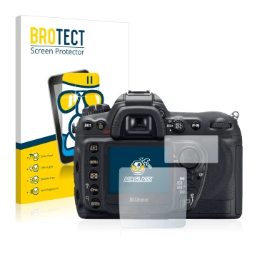 Front side of a product packaging with the brand logo BROTECT. Next to it is the device Nikon D200 shown with the correspondin