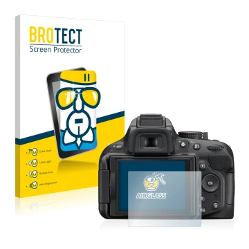 Front side of a product packaging with the brand logo BROTECT. Next to it is the device Nikon D5200 shown with the correspondi