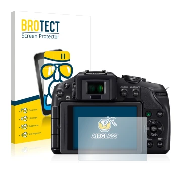 Front side of a product packaging with the brand logo BROTECT. Next to it is the device Panasonic Lumix DMC-G6 shown with the 