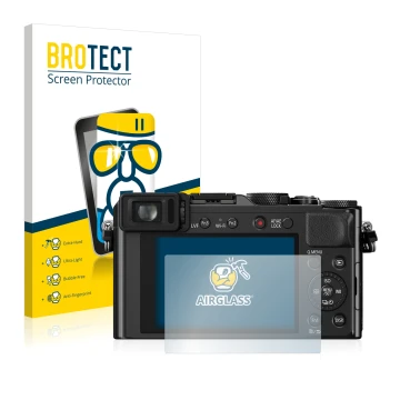 Front side of a product packaging with the brand logo BROTECT. Next to it is the device Panasonic Lumix DMC-LX100 shown with t