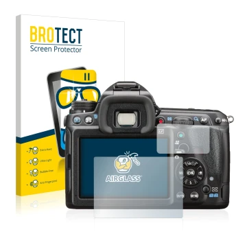 Front side of a product packaging with the brand logo BROTECT. Next to it is the device Pentax K-3 II shown with the correspon