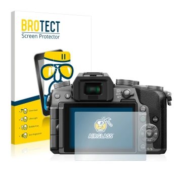 Front side of a product packaging with the brand logo BROTECT. Next to it is the device Panasonic Lumix DMC-G7 shown with the 