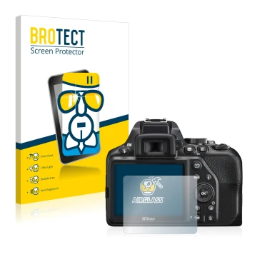 Front side of a product packaging with the brand logo BROTECT. Next to it is the device Nikon D3500 shown with the correspondi