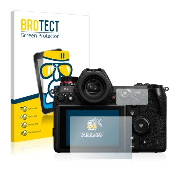 Front side of a product packaging with the brand logo BROTECT. Next to it is the device Panasonic Lumix DC-S1R shown with the 