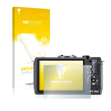 Front side of a product packaging with the brand logo upscreen. Next to it is the device Pentax Q10 shown with the correspondi