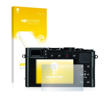 Front side of a product packaging with the brand logo upscreen. Next to it is the device Leica D-Lux (Typ 109) shown with the 