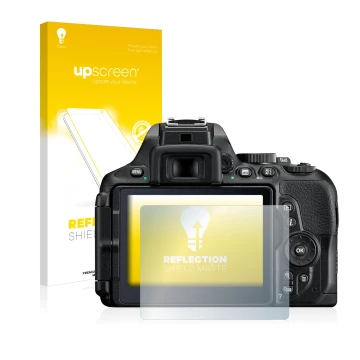 Front side of a product packaging with the brand logo upscreen. Next to it is the device Nikon D5600 shown with the correspond