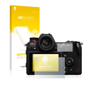 Front side of a product packaging with the brand logo upscreen. Next to it is the device Panasonic Lumix DC-S1R shown with the
