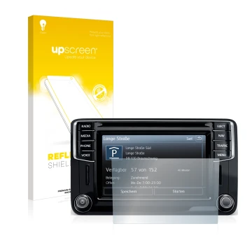 Front side of a product packaging with the brand logo upscreen. Next to it is the device Volkswagen Amarok Discover Media 6.5