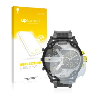 Front side of a product packaging with the brand logo upscreen. Next to it is the device Diesel DZ7422 Mr. Daddy 2.0 shown wit