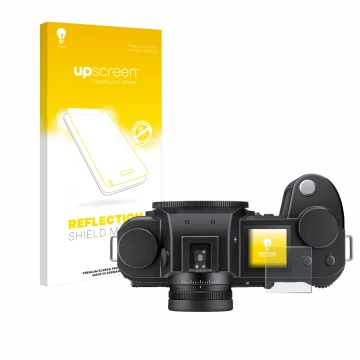 Front side of a product packaging with the brand logo upscreen. Next to it is the device Leica SL3 (top plate display) shown w