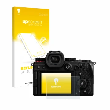 Front side of a product packaging with the brand logo upscreen. Next to it is the device Panasonic Lumix DC-S5D shown with the