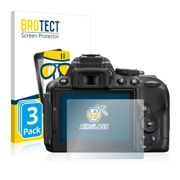Front side of a product packaging with the brand logo BROTECT. Next to it is the device Nikon D5300 shown with the correspondi
