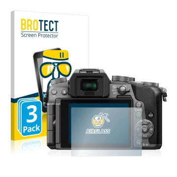 Front side of a product packaging with the brand logo BROTECT. Next to it is the device Panasonic Lumix DMC-G70 shown with the