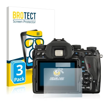 Front side of a product packaging with the brand logo BROTECT. Next to it is the device Pentax K-1 shown with the correspondin